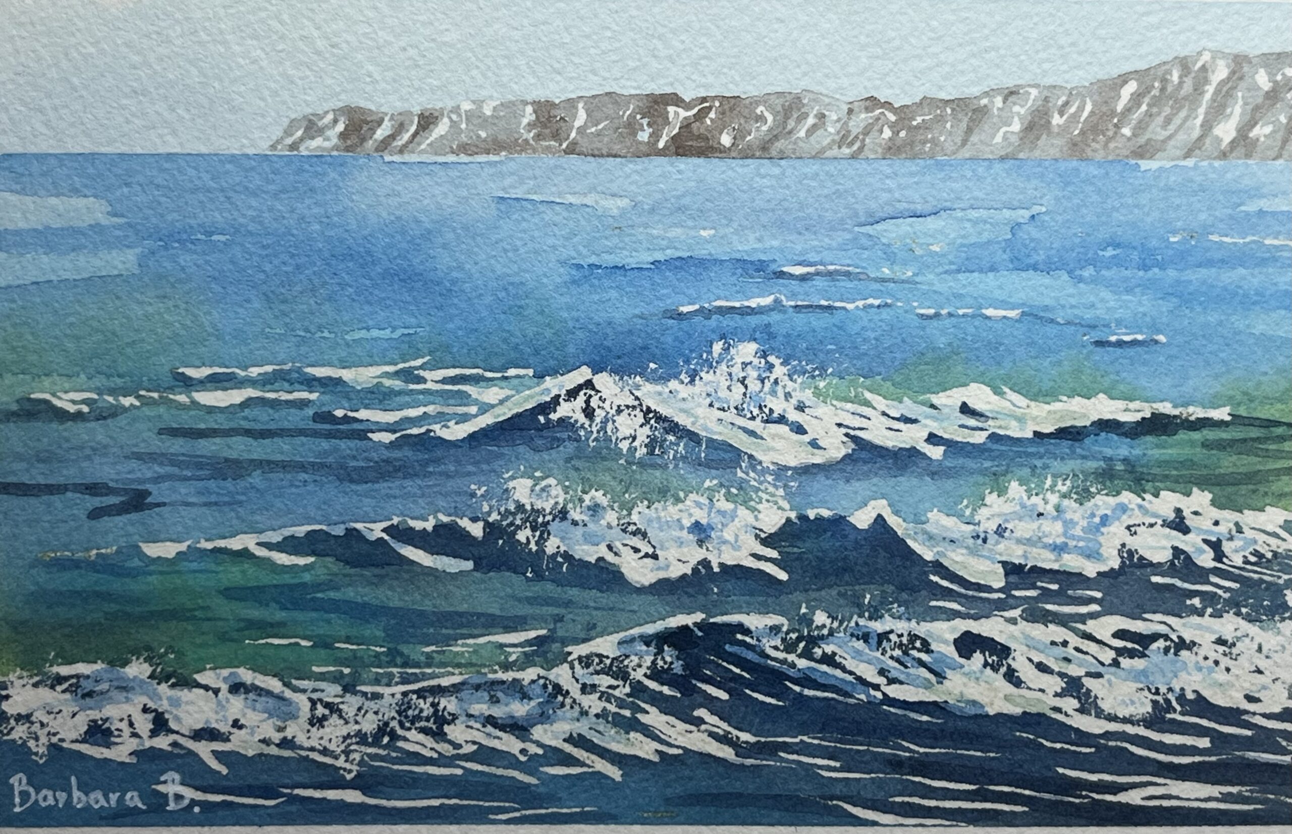 Aquarelle originale de vagues bleues et vertes se brisant devant des falaises, par l'artiste Barbara B.