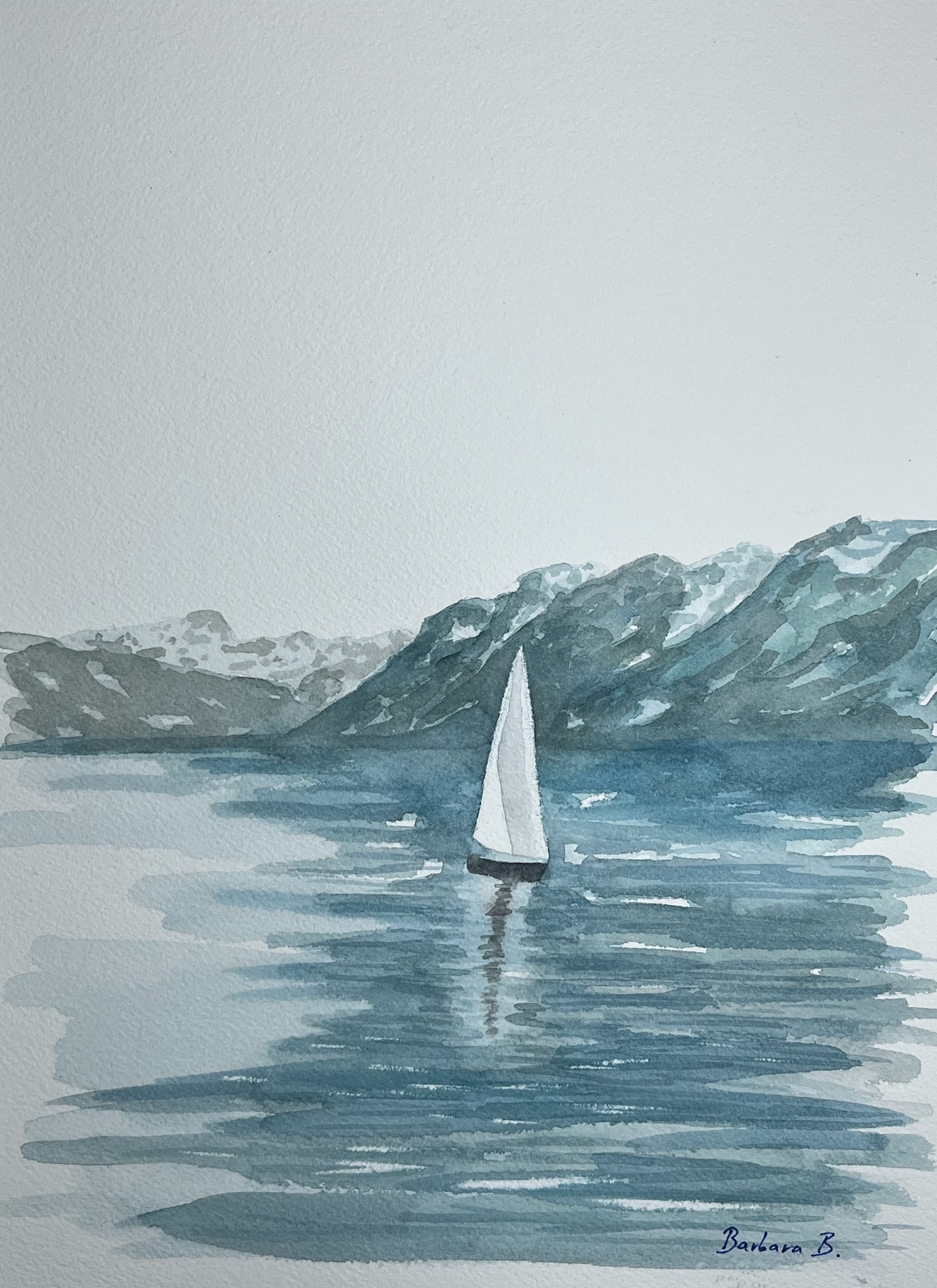 Aquarelle originale d'un voilier blanc sur un lac bleu avec des montagnes en arrière-plan, par Barbara B.